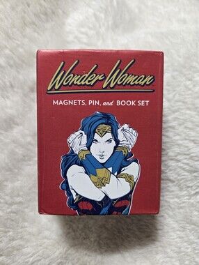 DC Comics Wonder Woman Magnets, Pin And Book Set